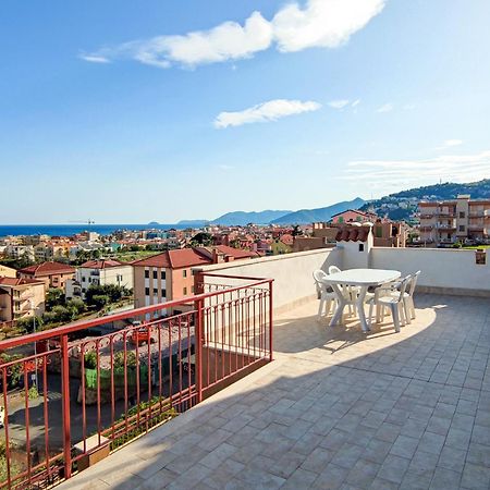 Apartamento Bella Vista - By Ligooria Pietra Ligure Exterior foto