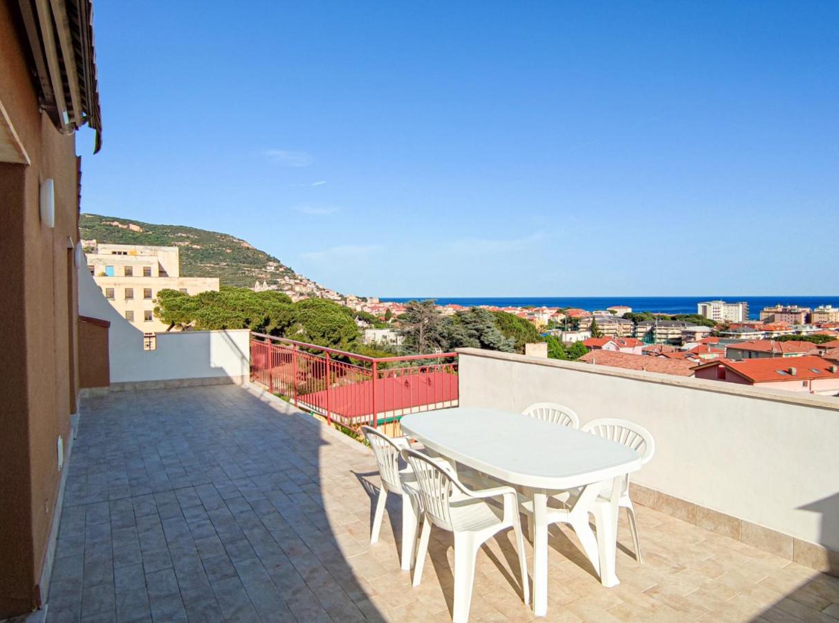 Apartamento Bella Vista - By Ligooria Pietra Ligure Exterior foto