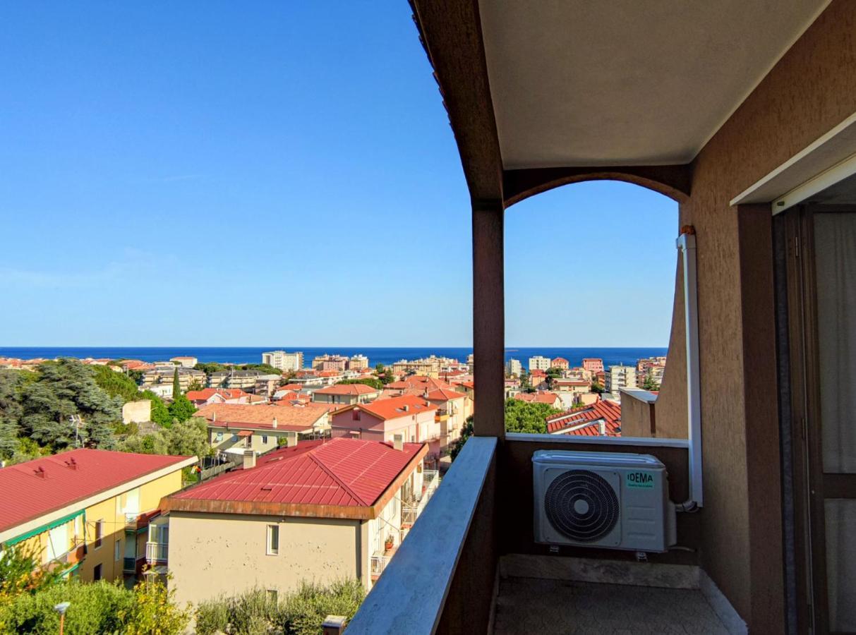 Apartamento Bella Vista - By Ligooria Pietra Ligure Exterior foto